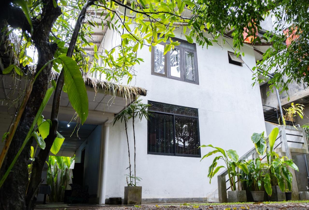 Rastha Pastha Beach Villa Unawatuna Esterno foto
